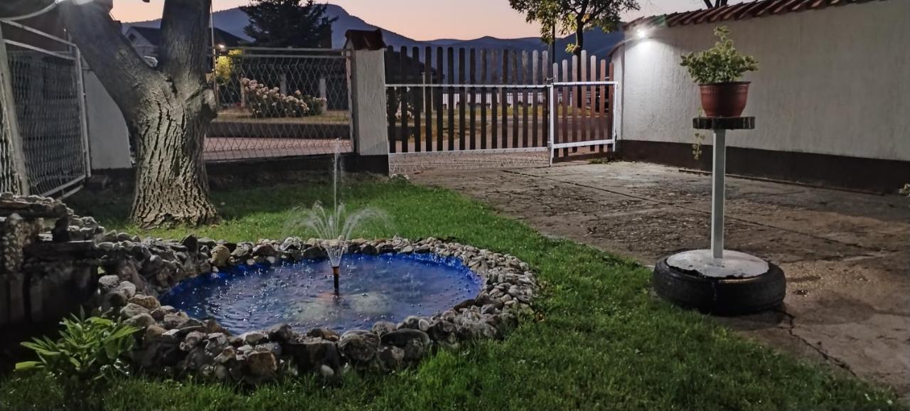 Sobe Lara Apartment Donji Milanovac Exterior photo